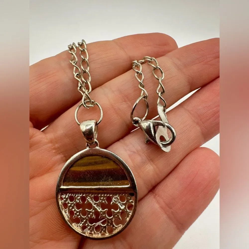21” Sterling silver necklace with Tigers eye, flower circle pendant!‎